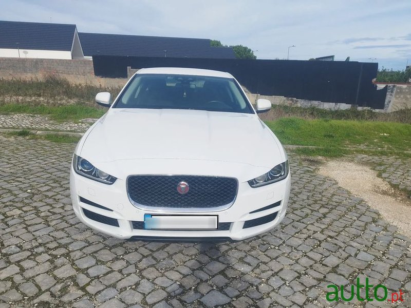 2015' Jaguar XE 2.0 D Prestige Aut. photo #3