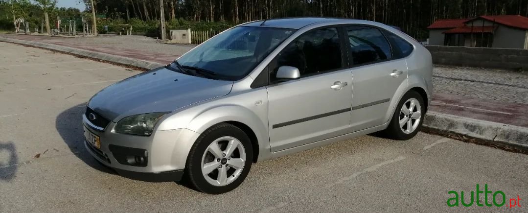 2005' Ford Focus Sport photo #2