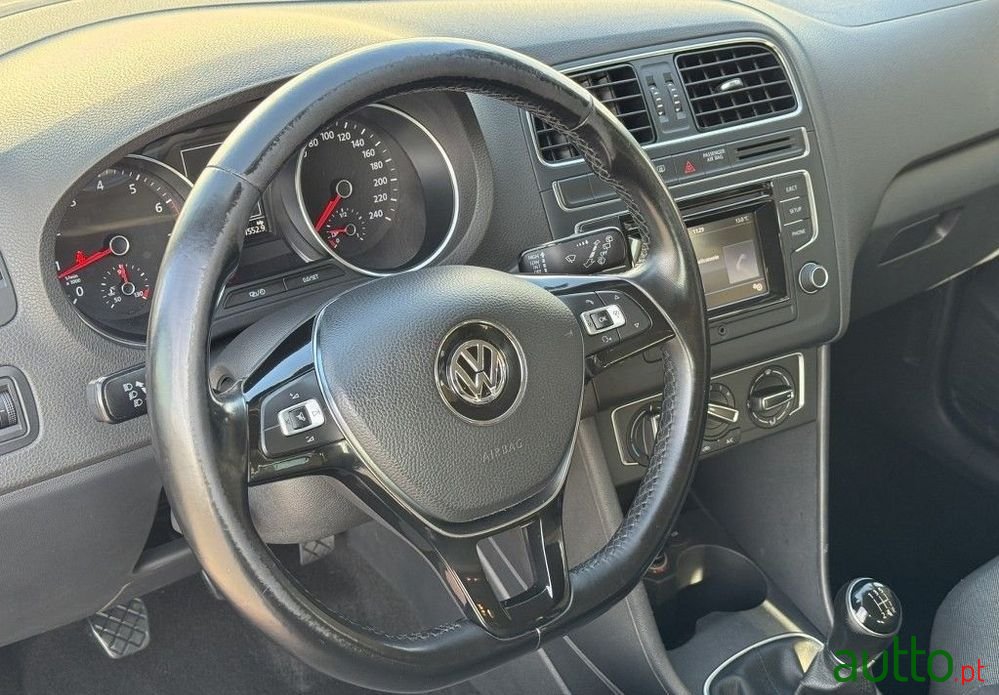 2017' Volkswagen Polo photo #6