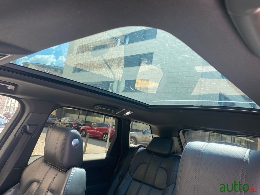 2017' Land Rover Range Rover Sport photo #5