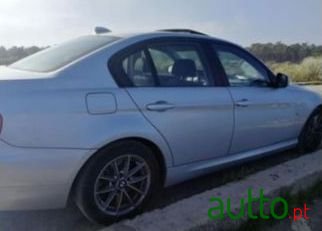 2010' BMW 320 photo #2