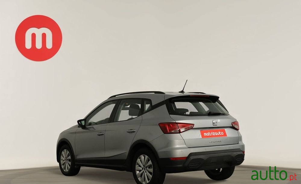 2024' SEAT Arona 1.0 Tsi Style Dsg photo #3