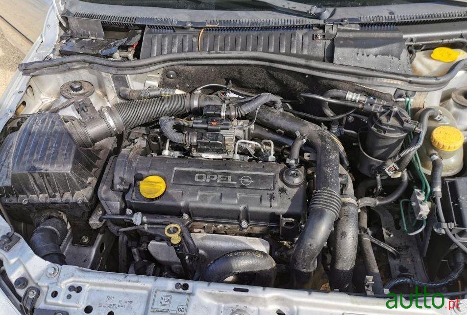 2001' Opel Corsa 1.7 Dti photo #2