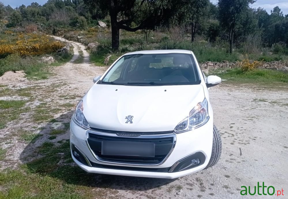 2019' Peugeot 208 photo #1