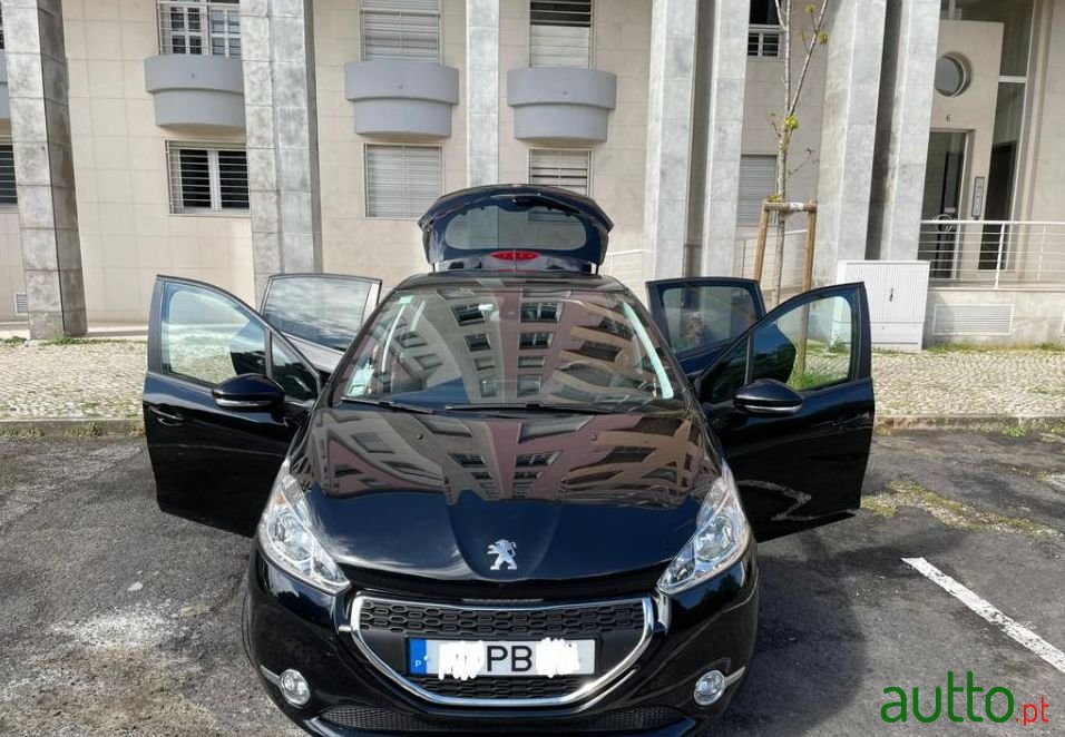 2014' Peugeot 208 photo #4