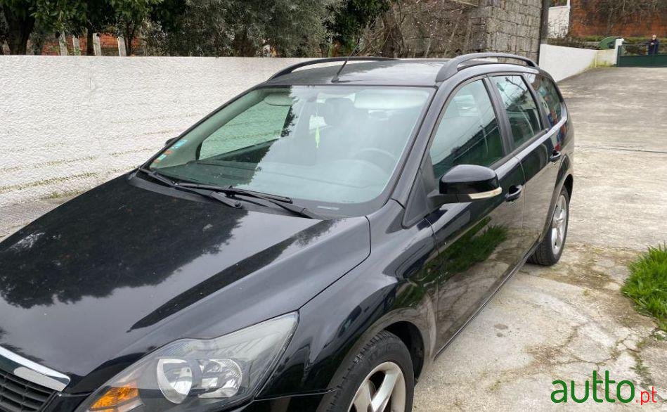 2010' Ford Focus photo #2