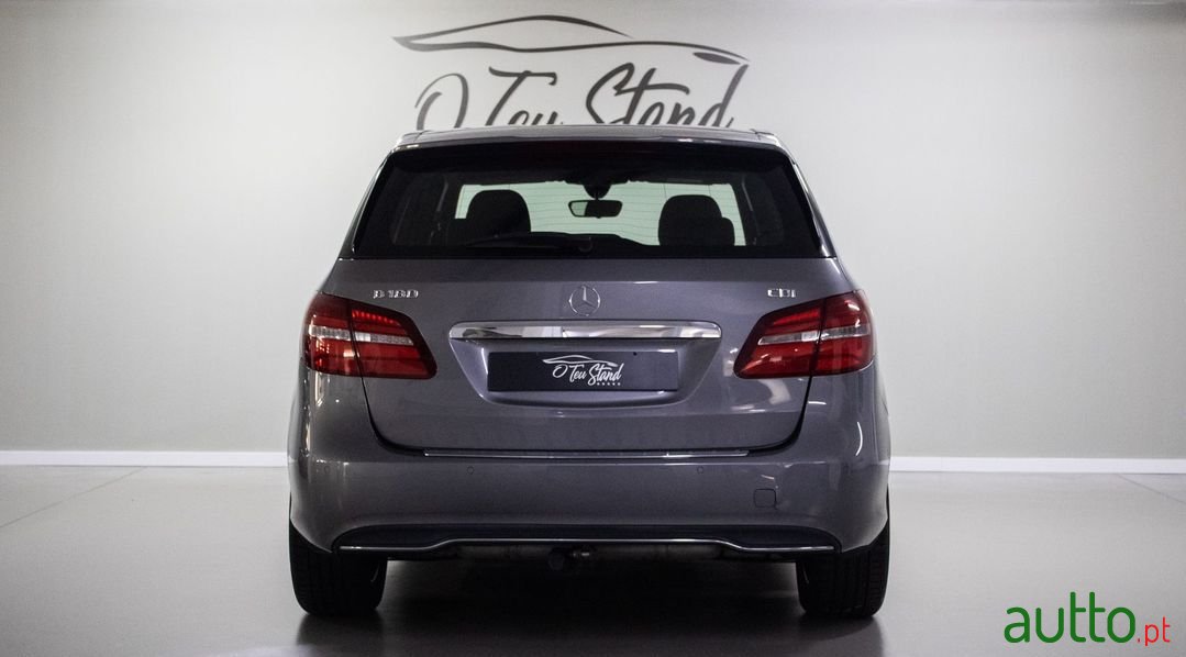 2015' Mercedes-Benz B-180 photo #4