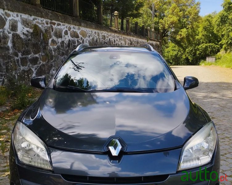2011' Renault Mégane Sport Tourer photo #3