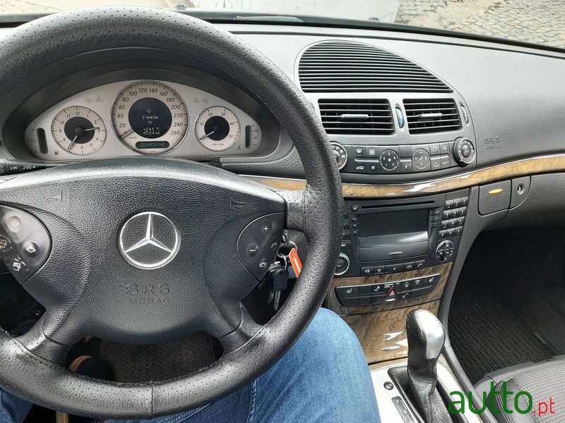 2003' Mercedes-Benz 220 photo #3