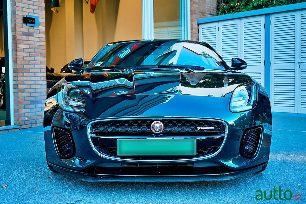 2019' Jaguar F-Type photo #4