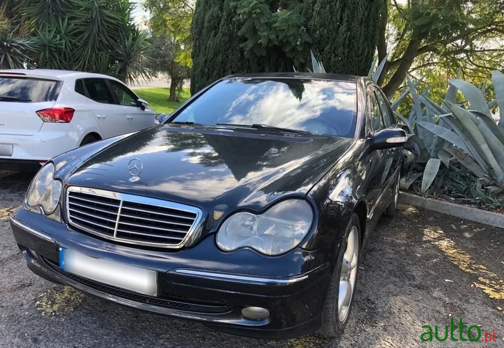 2001' Mercedes-Benz C 220 Cdi Avantgarde photo #2