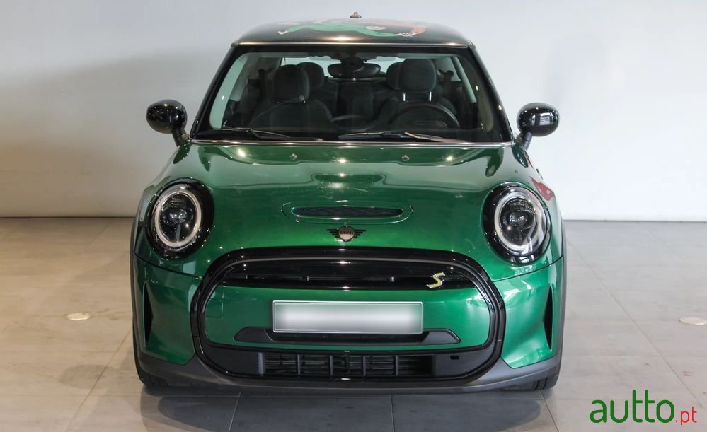 2022' MINI Cooper Se Premium photo #2