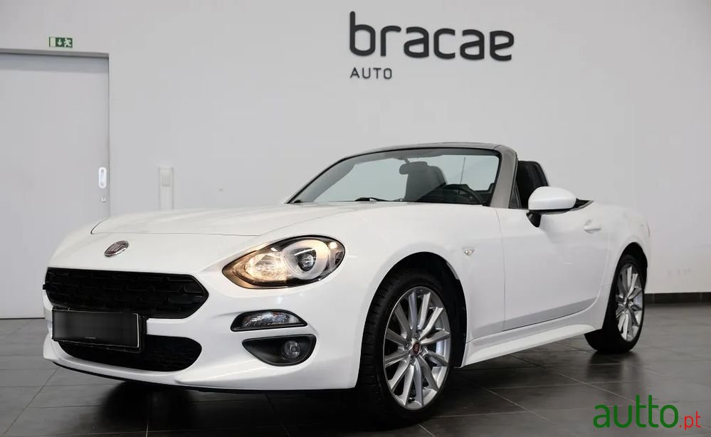 2017' Fiat 124 Spider photo #2