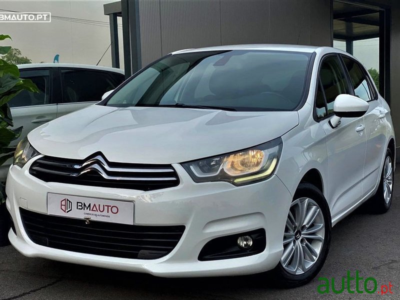 2015' Citroen C4 photo #1