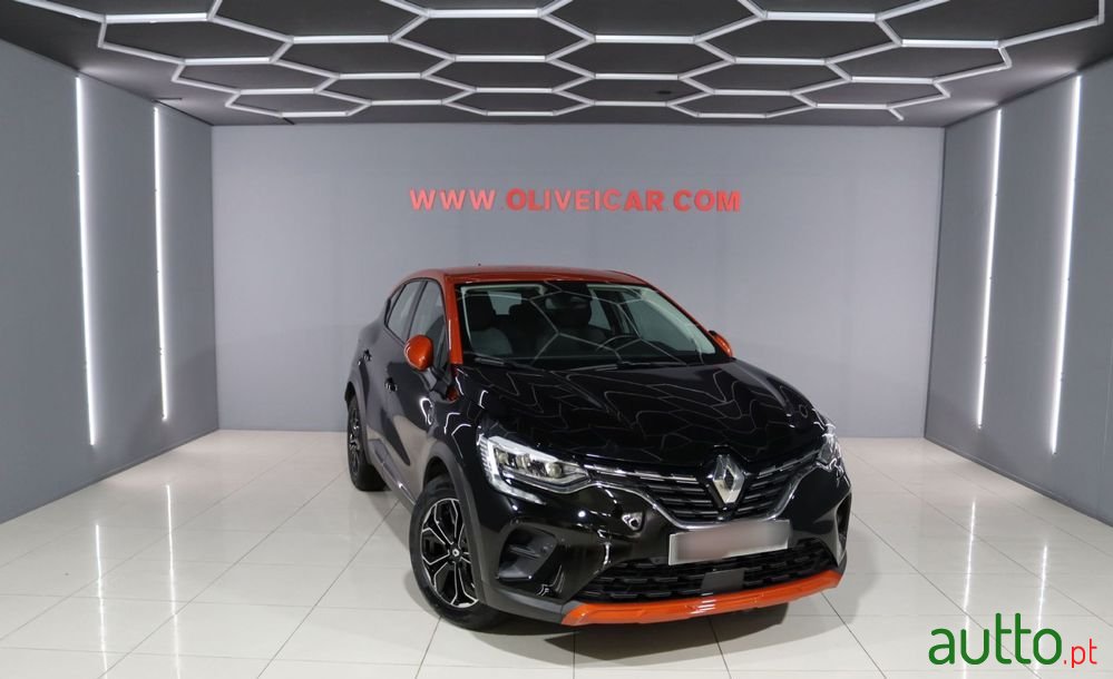 2020' Renault Captur photo #1