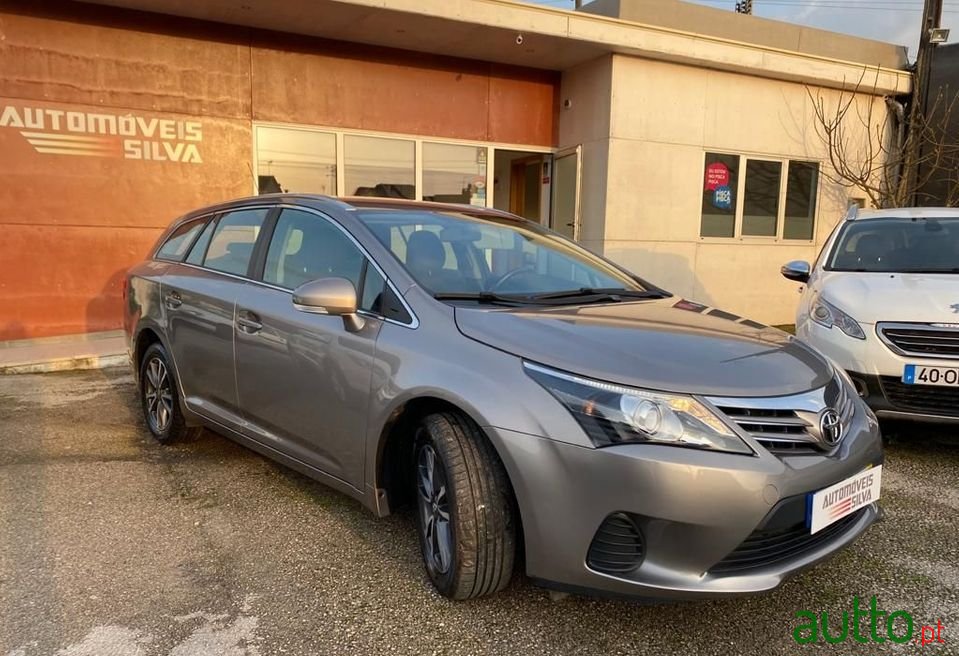 2014' Toyota Avensis Sw photo #3