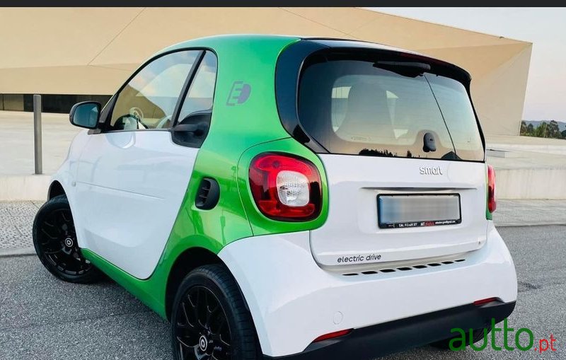 2017' Smart Fortwo Coupe Electric Drive photo #3