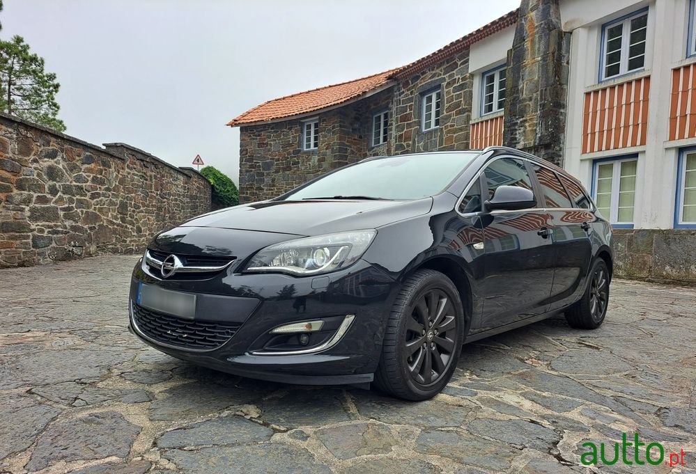 2015' Opel Astra Sports Tourer photo #1