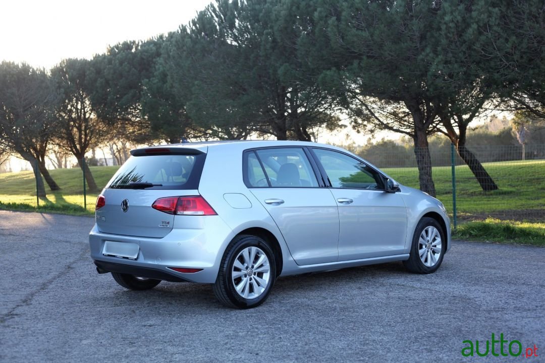 2016' Volkswagen Golf photo #5
