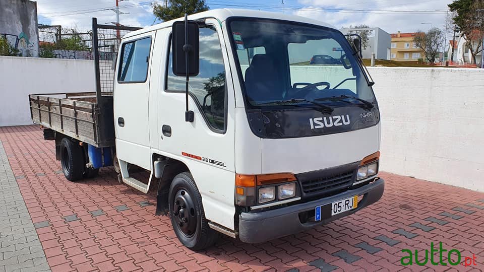2001' Isuzu photo #1