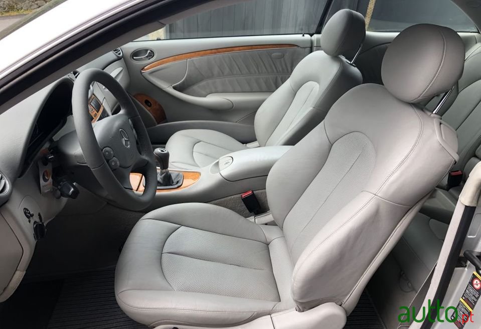 2004' Mercedes-Benz Clk-200 photo #6