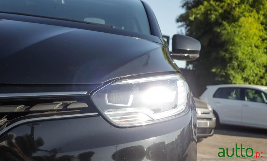 2017' Renault Grand Scenic 1.5 Dci Bose Edition Ss photo #2