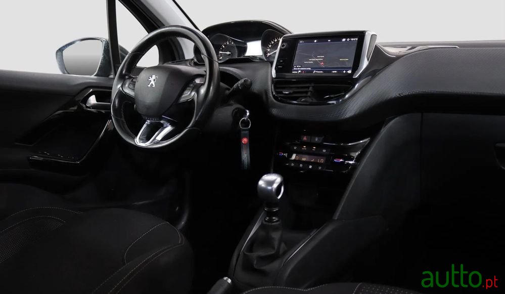 2018' Peugeot 208 photo #5