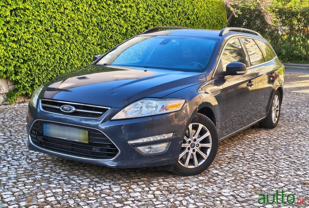 2013' Ford Mondeo Sw photo #1