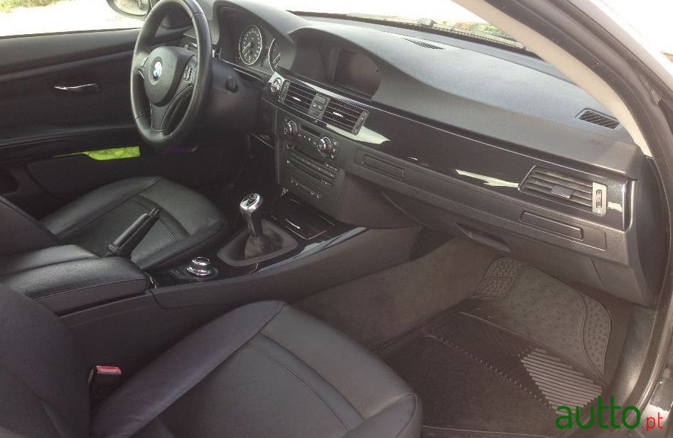 2008' BMW 320 photo #2