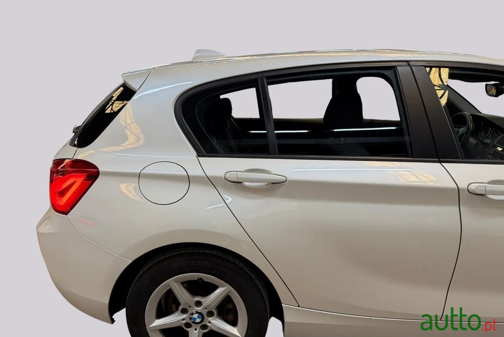 2016' BMW Série 1 D photo #6