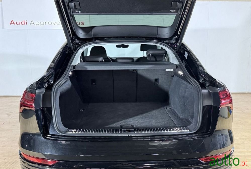 2023' Audi Q8 E-Tron Sportback photo #5