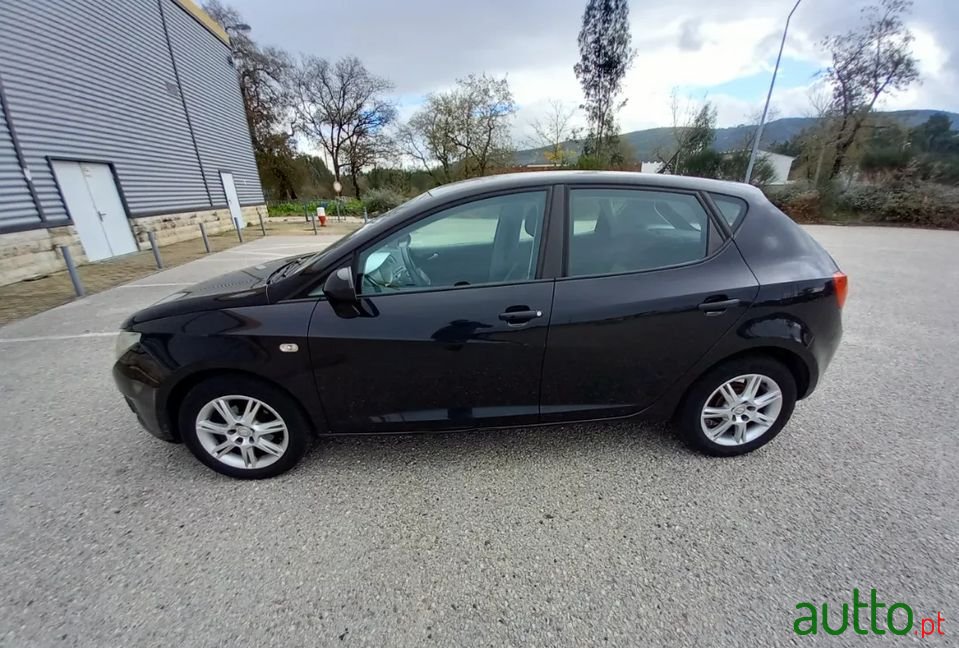 2010' SEAT Ibiza photo #5