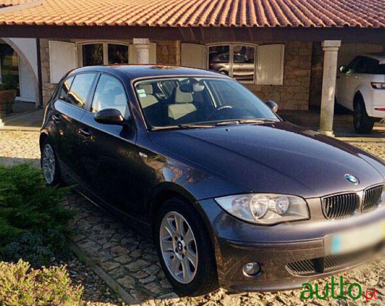 2006' BMW 120 D photo #1