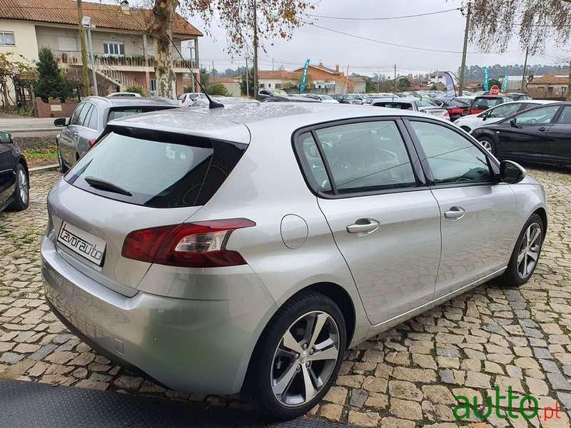 2017' Peugeot 308 photo #5