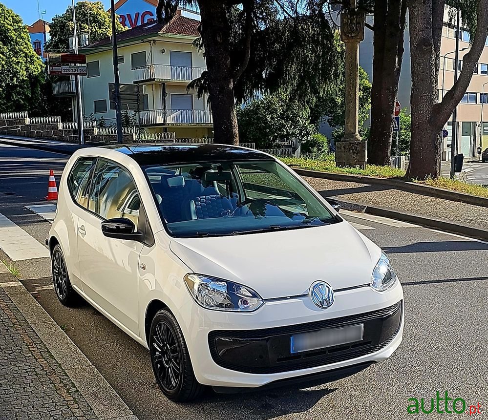 2015' Volkswagen Up! photo #1
