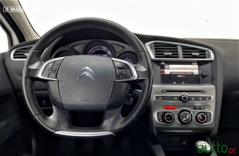 2015' Citroen C4 photo #3