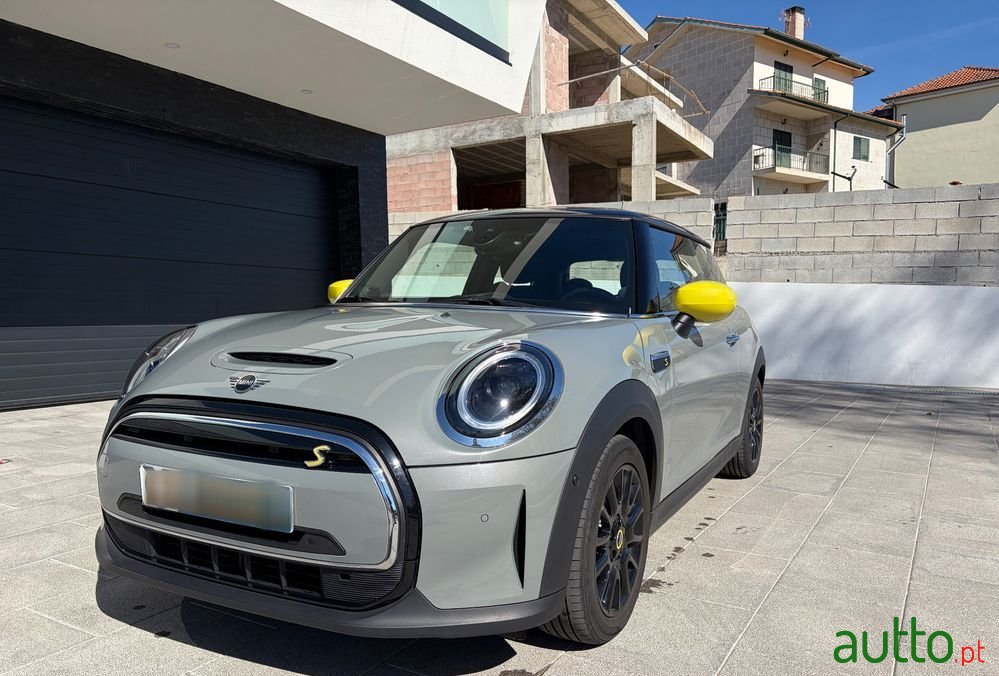 2022' MINI Coupé photo #1