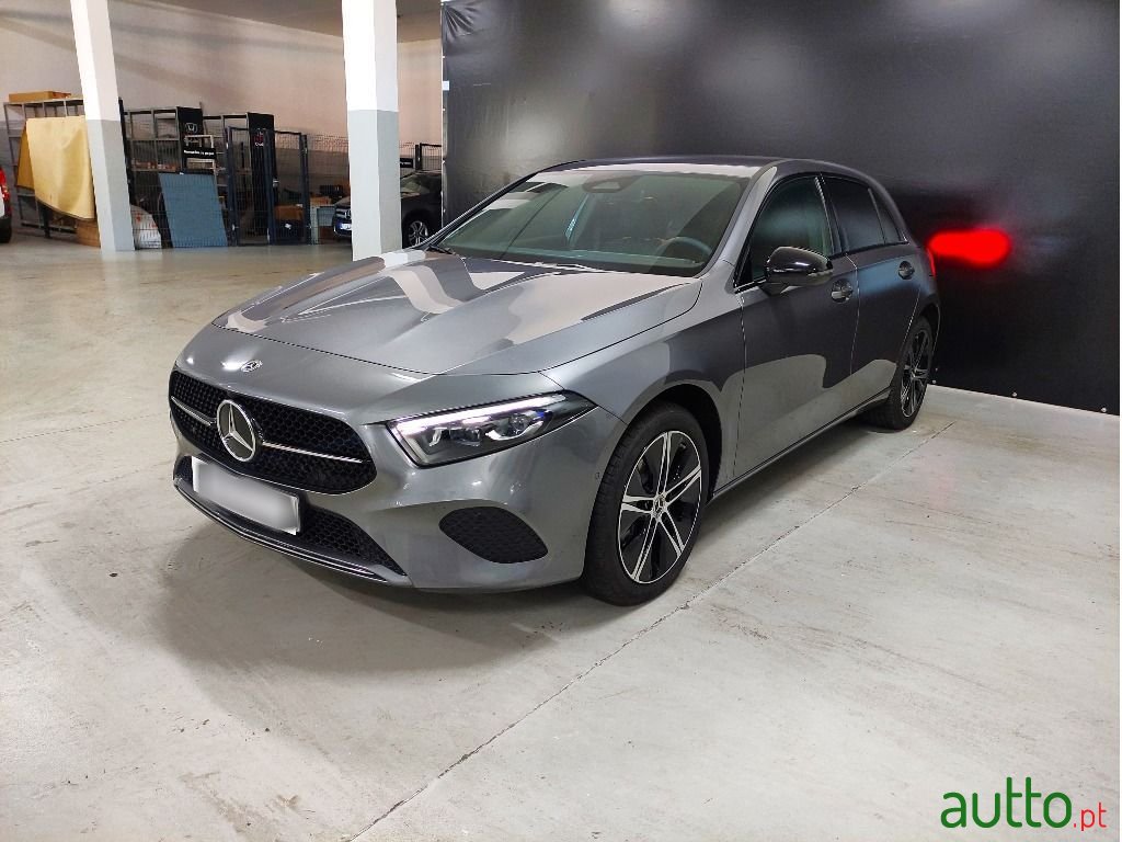 2023' Mercedes-Benz A-250 photo #2