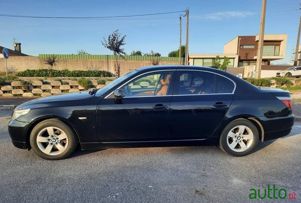 2009' BMW 520 photo #4