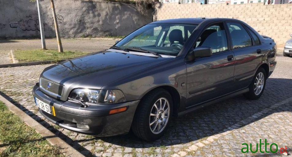 2001' Volvo S40 1.9D photo #1