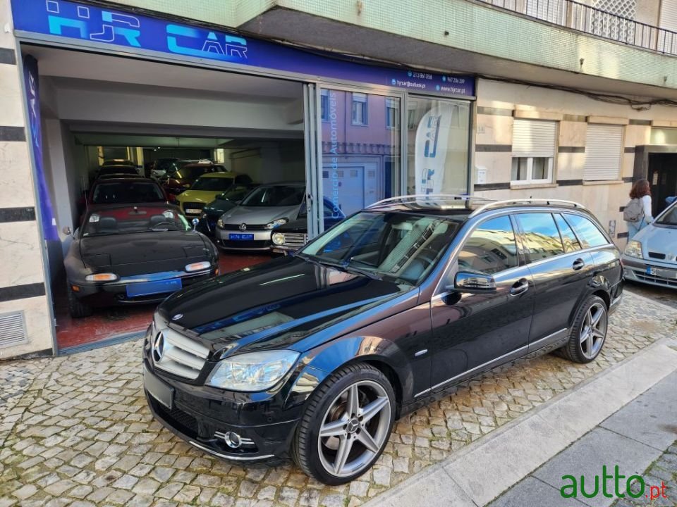 2010' Mercedes-Benz C-350 photo #2