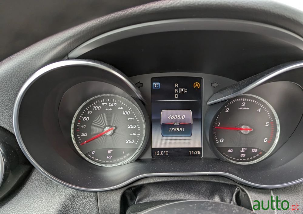 2015' Mercedes-Benz C 220 photo #2