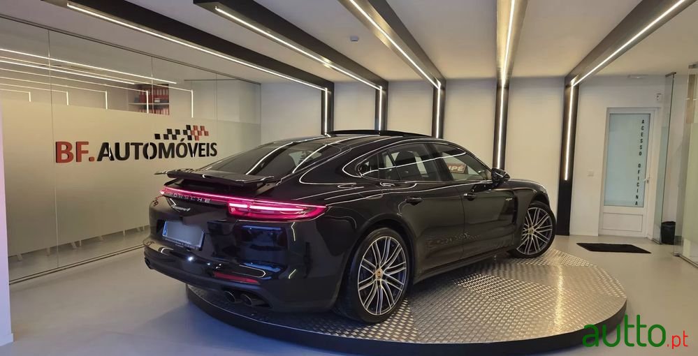 2020' Porsche Panamera 4 E-Hybrid photo #4