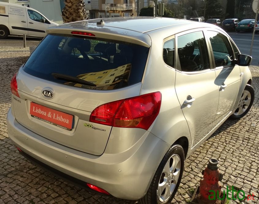 2010' Kia Venga photo #3