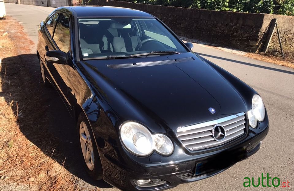 2007' Mercedes-Benz C-220 photo #2