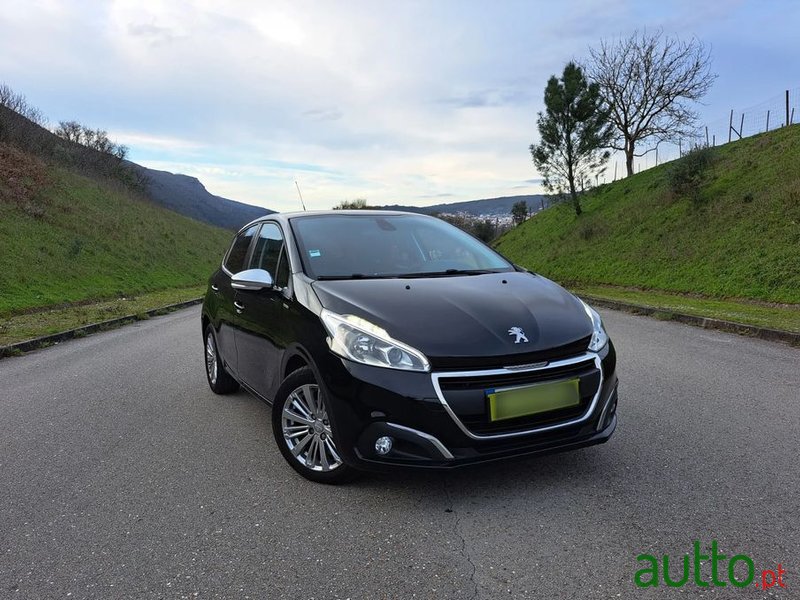 2017' Peugeot 208 photo #2