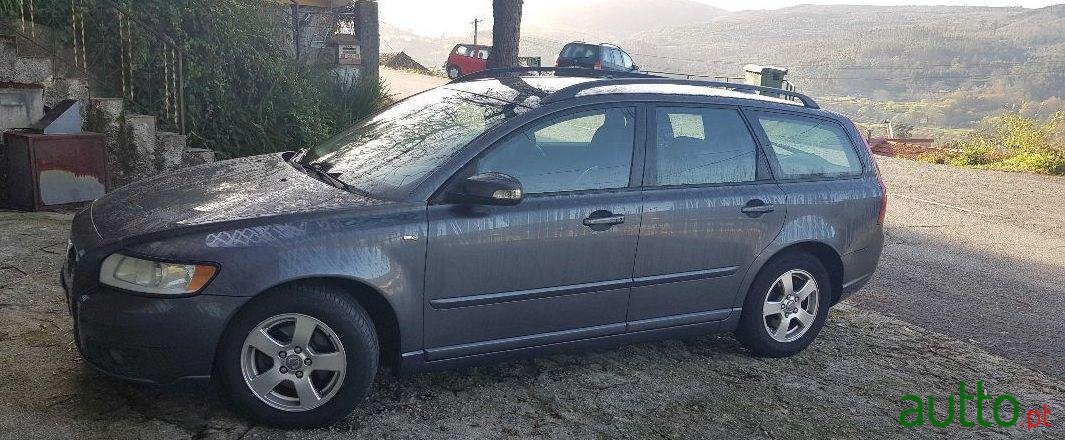 2009' Volvo V50 1.6 D Momentum photo #3