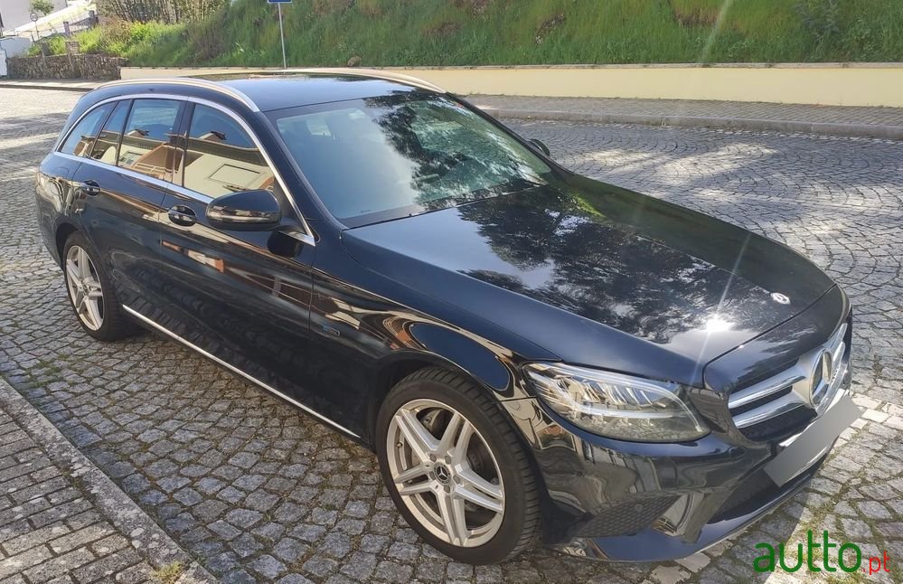 2020' Mercedes-Benz Classe C photo #3