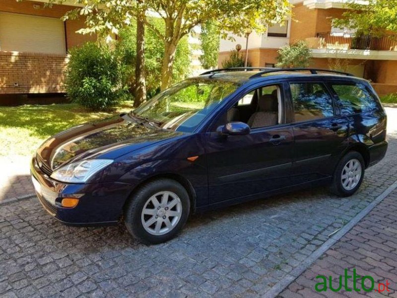 2001' Ford Focus-Sw 1.4 Sw Ghia Gpl photo #1