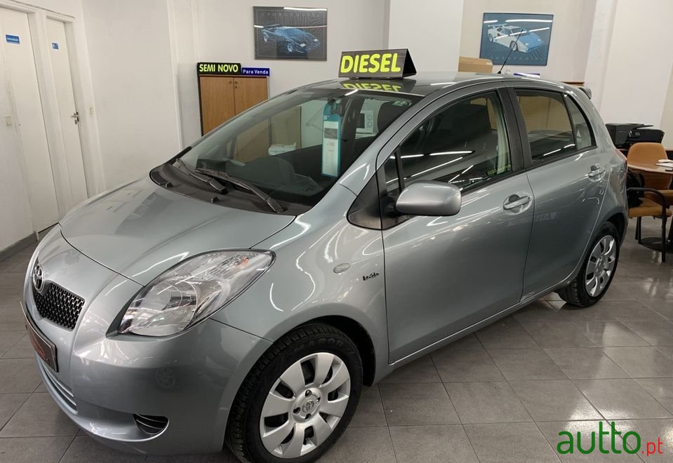 2006' Toyota Yaris photo #3